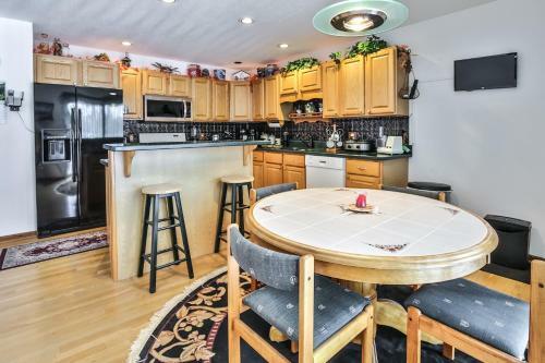 Pickerel Point Executive Home - Hiller Vacation Homes Home