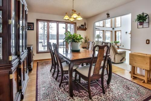 Pickerel Point Executive Home - Hiller Vacation Homes Home