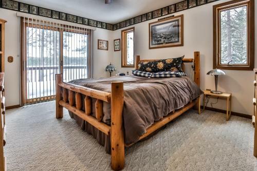 Pickerel Point Executive Home - Hiller Vacation Homes Home