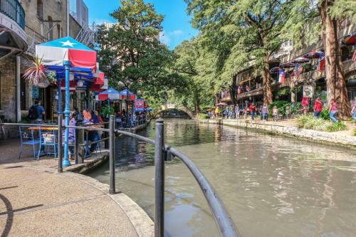 Apartamento Urban Luxury 2br Apt Near Riverwalk