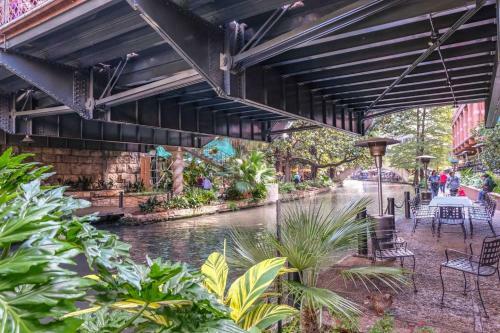 Apartamento Urban Luxury 2br Apt Near Riverwalk