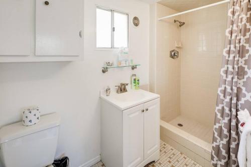 Apartamento Surfs Up Pb - 2 Condos, Walk To Beach!