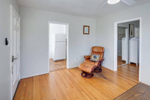 Apartamento Surfs Up Pb - 2 Condos, Walk To Beach!