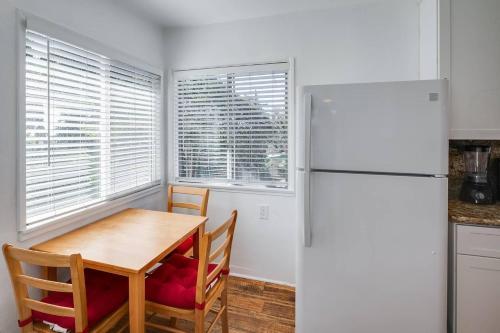 Apartamento Surfs Up Pb - 2 Condos, Walk To Beach!
