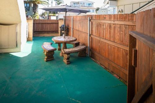 Apartamento Surfs Up Pb - 2 Condos, Walk To Beach!