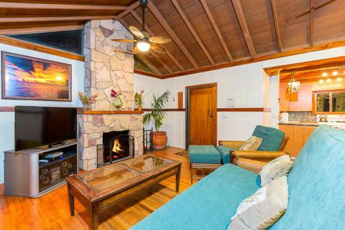 #370 - Tropical Paradise Two-bedroom Holiday Home