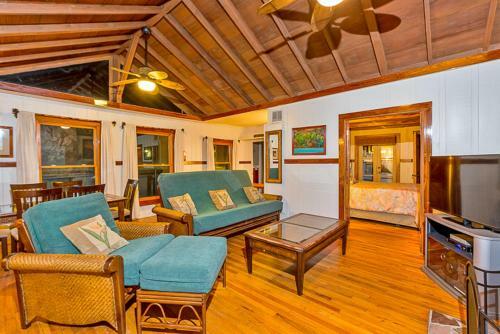 #370 - Tropical Paradise Two-bedroom Holiday Home