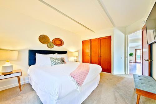 #5411 - Hillside Hideaway Three-bedroom Holiday Home