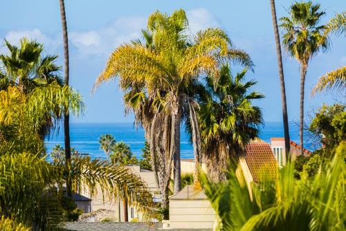 #6712 - Beach House Four-bedroom Holiday Home