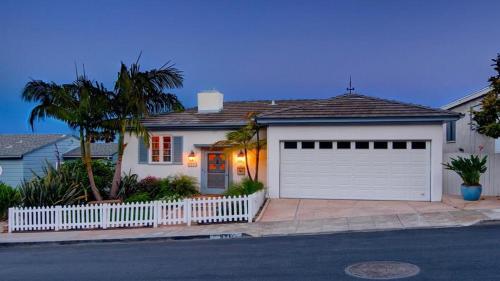 Yacht Sailors Paradise In Point Loma