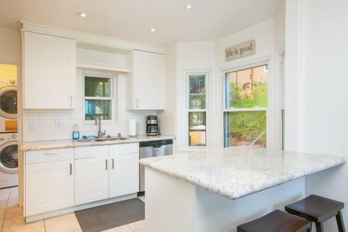 Apartamento Wraparound Views In Mission Hills Townhouse
