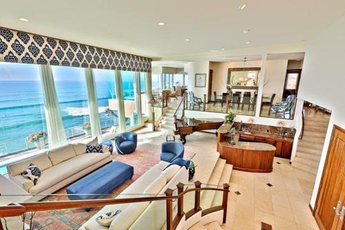 #5212 - Oceanfront Paradise Seven-bedroom Holiday Home