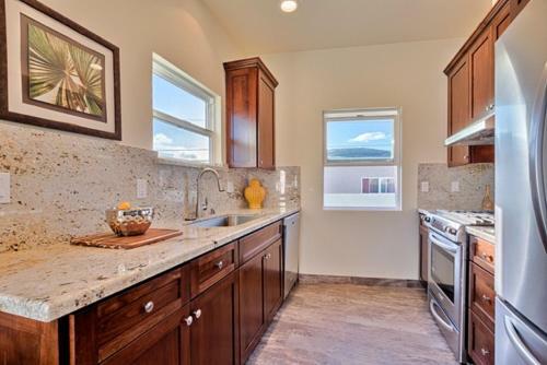 #714a - Mission Sands (upstairs) Three-bedroom Apartment