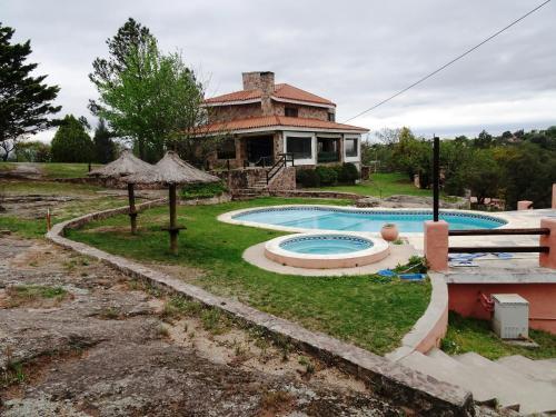 Refugio De Piedra