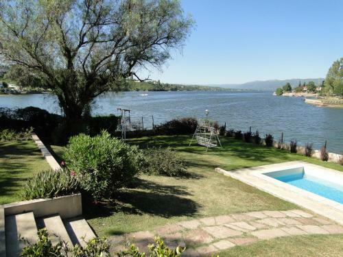 Frente Al Lago (s�lo Para Familias)