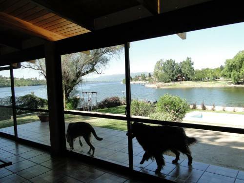 Frente Al Lago (s�lo Para Familias)