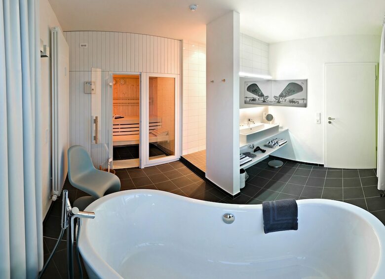 V8 Hotel Classic Motorworld Region Stuttgart
