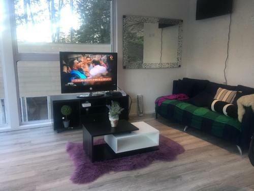 Lodge Casa Moderna En El Bosque Y Monta�a