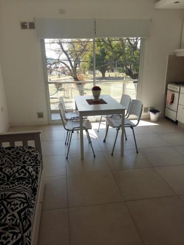 Apartamento Frente Al R�o