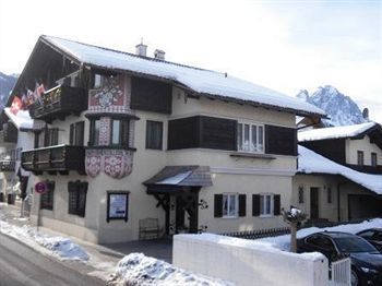 Bed & Breakfast Haus Hohenzollern Hotel-garni