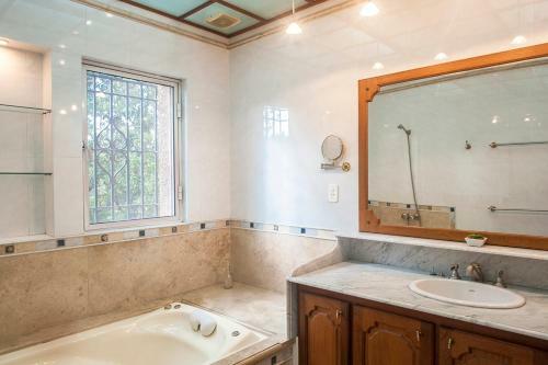 Villa Casona De Estilo Colonial