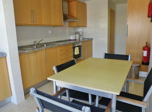 Apartamento T2 Corcovada 1�andar Vista Piscina