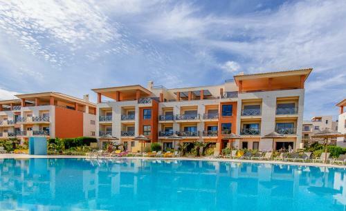 Apartamento T2 Corcovada 1�andar Vista Piscina