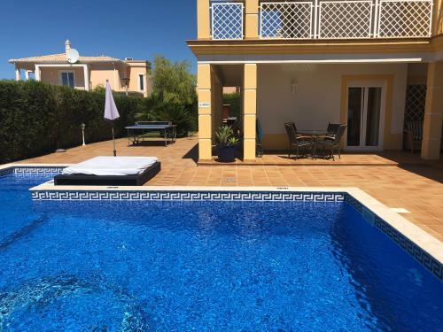 Villa Carisa Suites