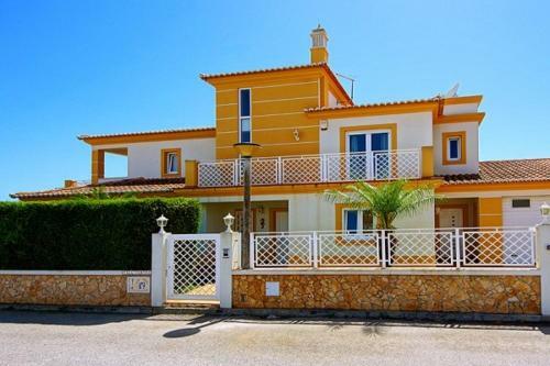 Villa Carisa Suites