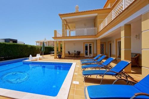 Villa Carisa Suites