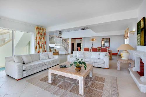 Villa Damara