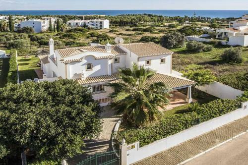 Villa Damara