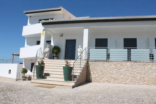 Hostal Sunfield Guest House