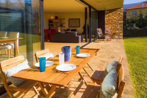 Liiiving In Caminha | Lawny Pool House