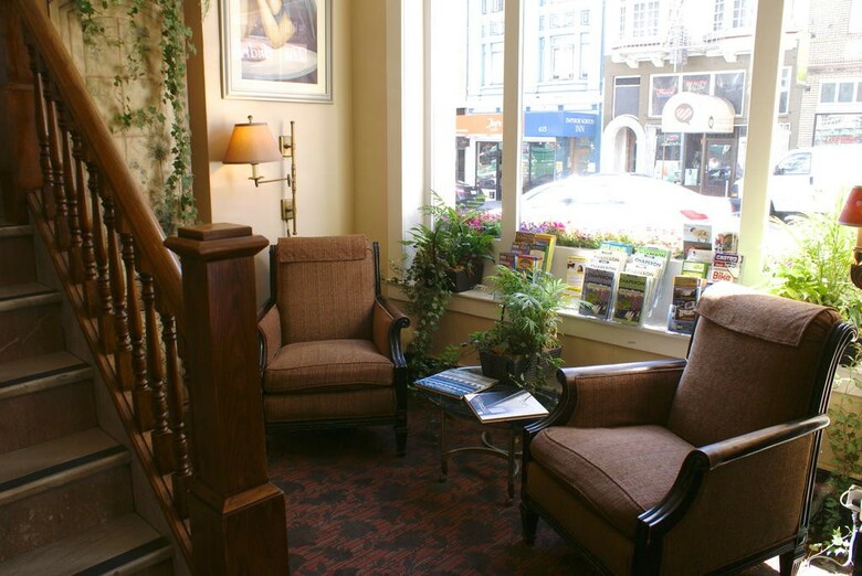 Andrews Hotel