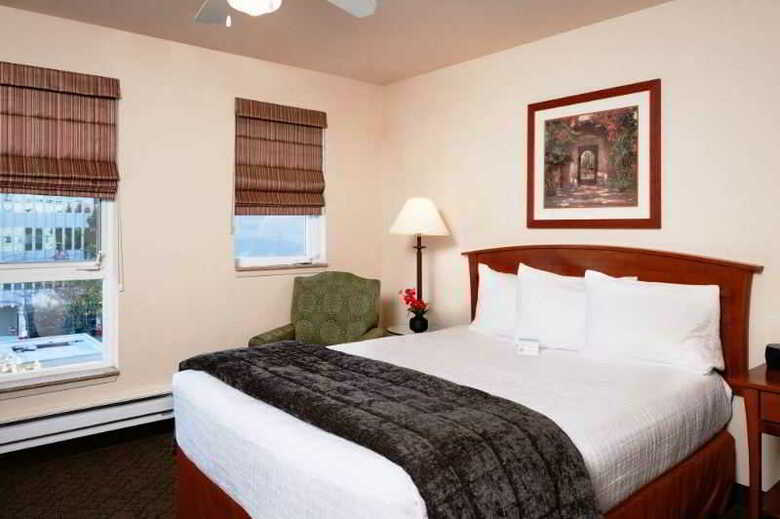 Hotel The Mediterranean Inn