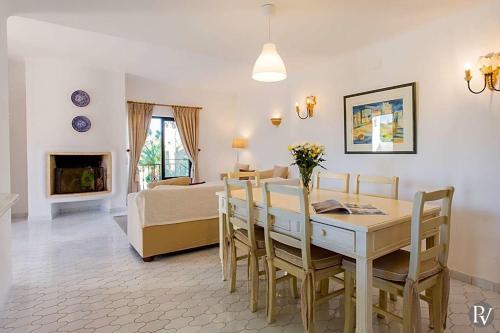 Vale Do Lobo Apartment Sleeps 4 Pool Air Con Wifi