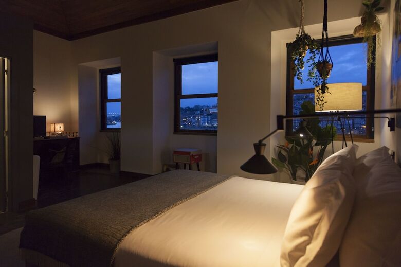 The House Of Sandeman - Hostel & Suites