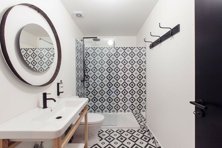 The House Of Sandeman - Hostel & Suites