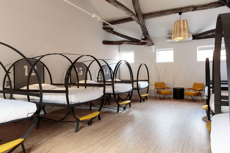 The House Of Sandeman - Hostel & Suites