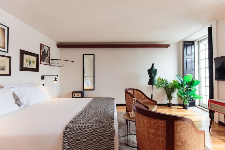 The House Of Sandeman - Hostel & Suites