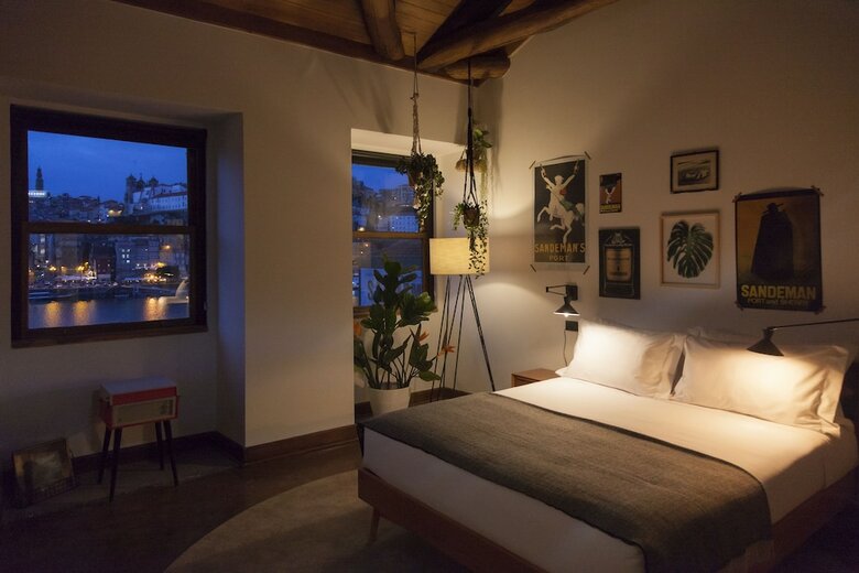 The House Of Sandeman - Hostel & Suites