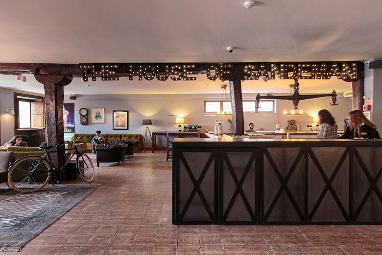 The House Of Sandeman - Hostel & Suites