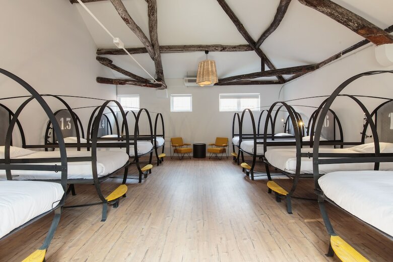 The House Of Sandeman - Hostel & Suites