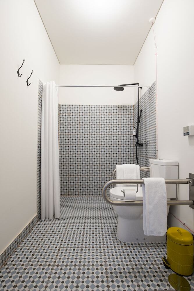 The House Of Sandeman - Hostel & Suites