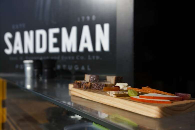 The House Of Sandeman - Hostel & Suites