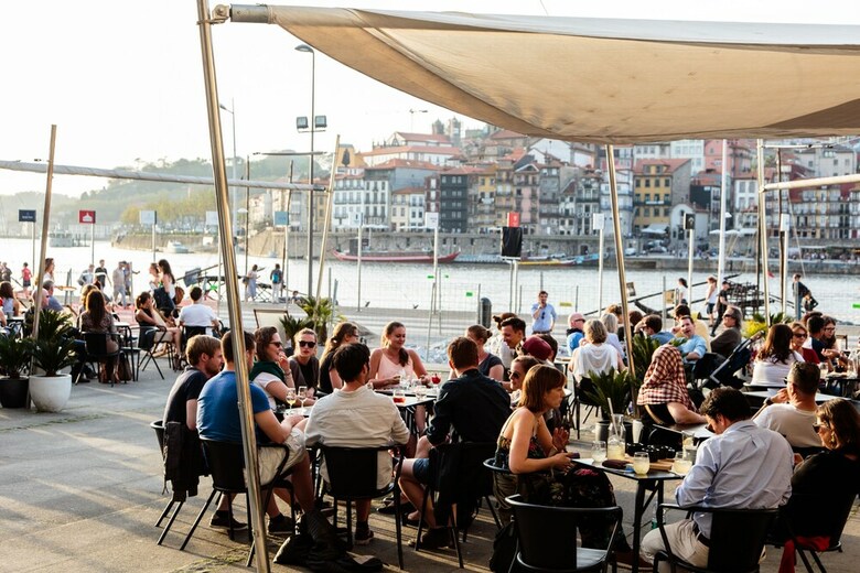 The House Of Sandeman - Hostel & Suites