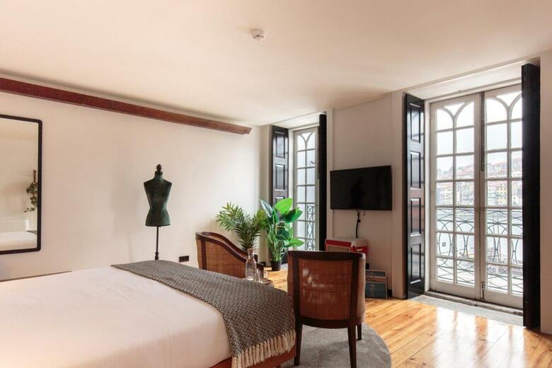 The House Of Sandeman - Hostel & Suites