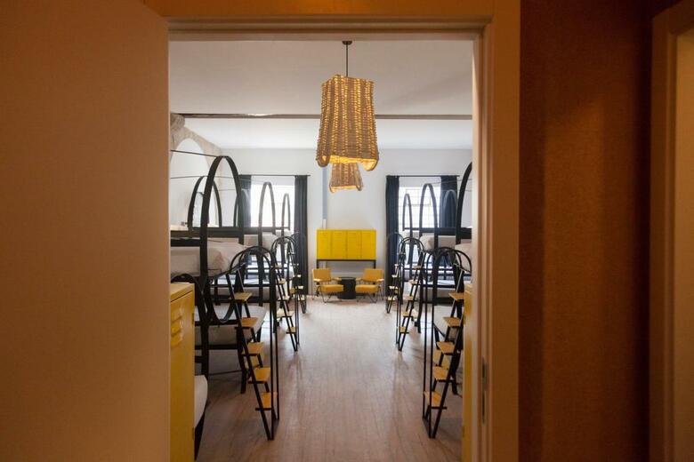 The House Of Sandeman - Hostel & Suites