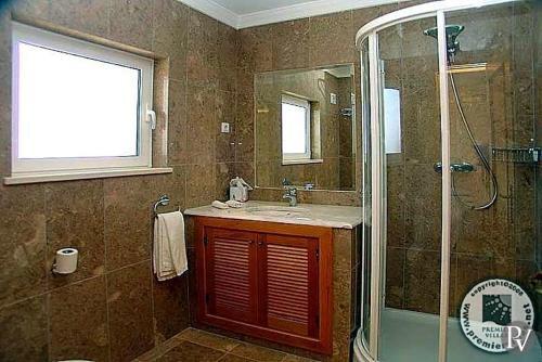 Praia Da Luz Villa Sleeps 8 Pool Air Con Wifi
